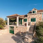 Awesome In Σπίτι διακοπών *