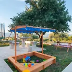 Awesome In Σπίτι διακοπών Postira